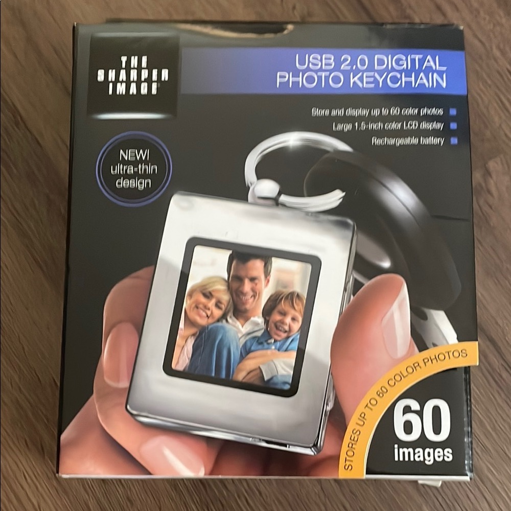 The Sharper Image USB 2.0 Digitaltsl Photo Keychain NWT